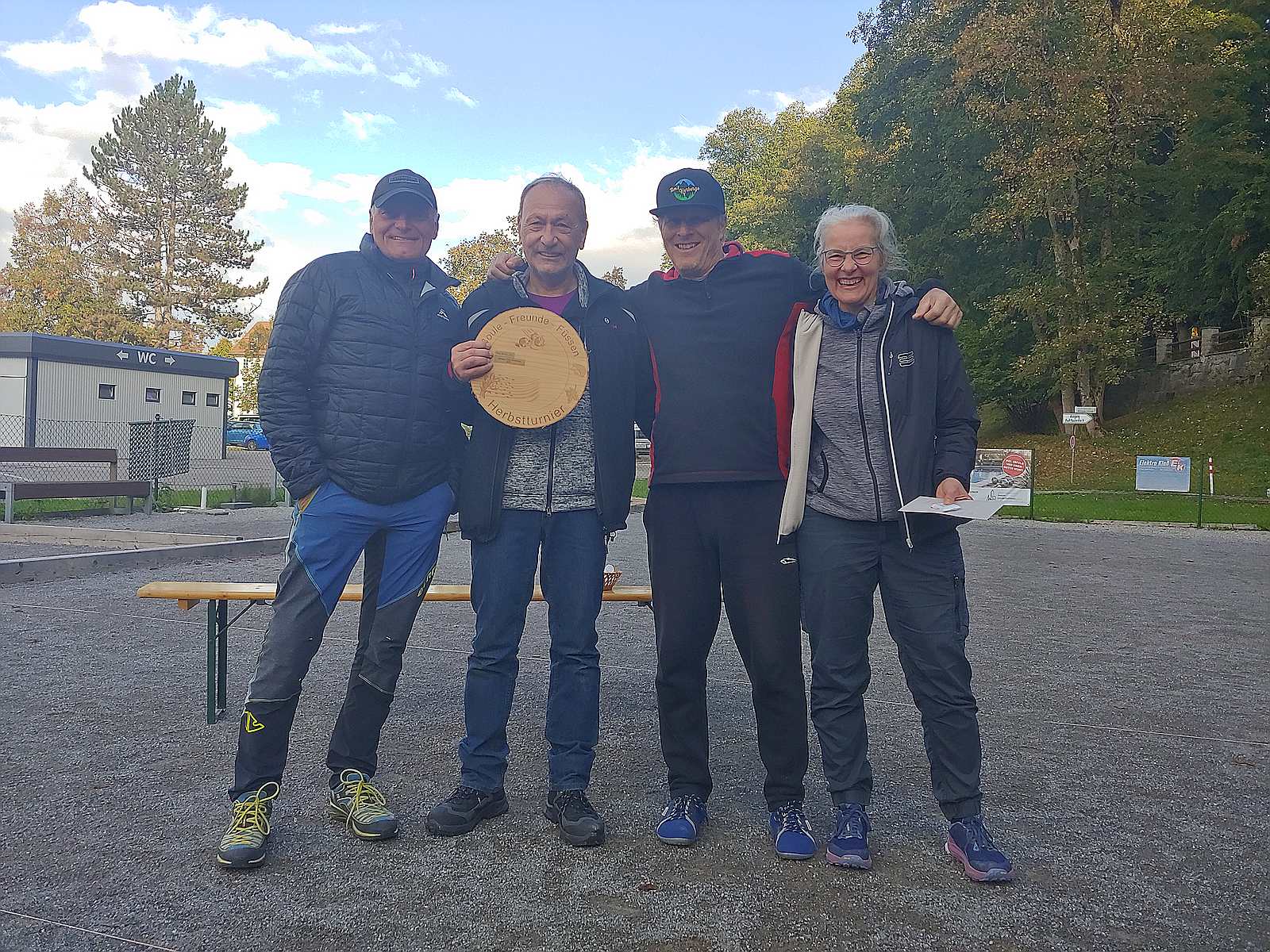 Spiel-Spaß-Spannung-auf-neun-Bahnen